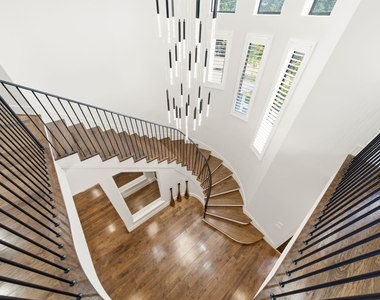 6011 Burgoyne Road - Photo Thumbnail 12
