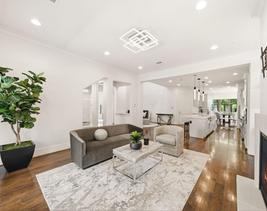 6011 Burgoyne Road - Photo Thumbnail 5