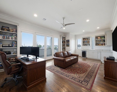 6011 Burgoyne Road - Photo Thumbnail 25