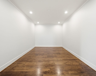 6011 Burgoyne Road - Photo Thumbnail 28
