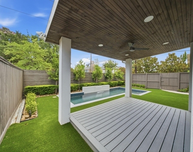 6011 Burgoyne Road - Photo Thumbnail 31