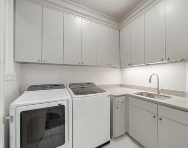 6011 Burgoyne Road - Photo Thumbnail 23
