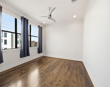 6011 Burgoyne Road - Photo Thumbnail 20