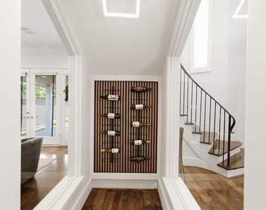 6011 Burgoyne Road - Photo Thumbnail 11