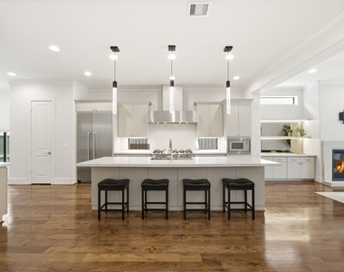 6011 Burgoyne Road - Photo Thumbnail 7