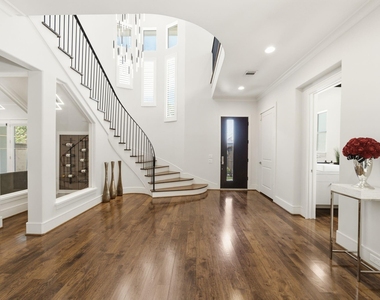 6011 Burgoyne Road - Photo Thumbnail 2