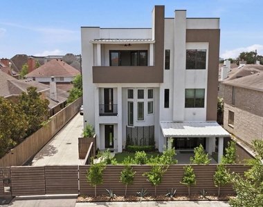 6011 Burgoyne Road - Photo Thumbnail 1
