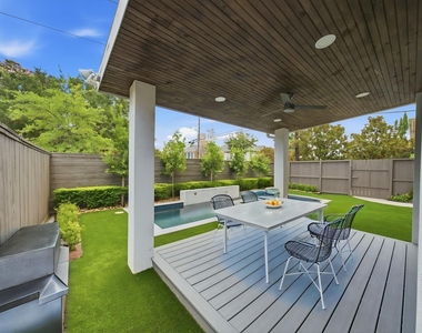 6011 Burgoyne Road - Photo Thumbnail 32