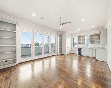 6011 Burgoyne Road - Photo Thumbnail 24