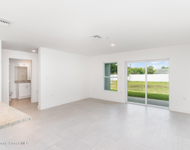 1605 Par Street Ne - Photo Thumbnail 2