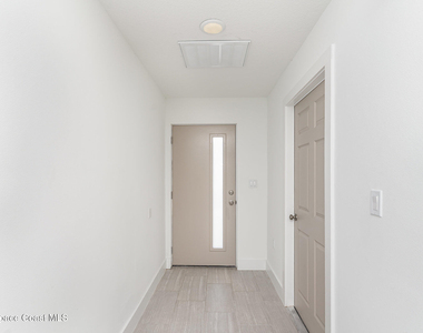 1605 Par Street Ne - Photo Thumbnail 1