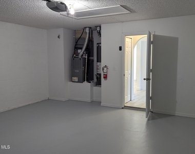 1125 White Oak Circle - Photo Thumbnail 25