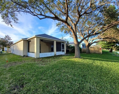 1125 White Oak Circle - Photo Thumbnail 28