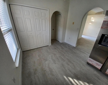 1125 White Oak Circle - Photo Thumbnail 8