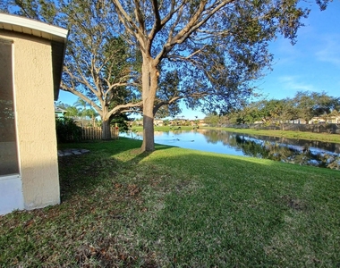 1125 White Oak Circle - Photo Thumbnail 27