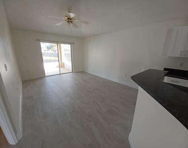 1125 White Oak Circle - Photo Thumbnail 3