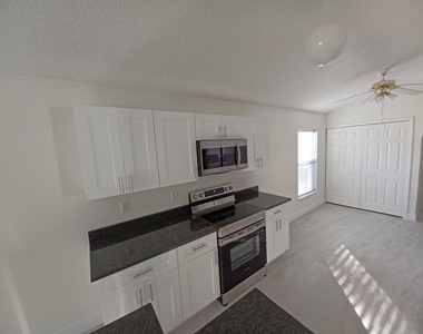 1125 White Oak Circle - Photo Thumbnail 6