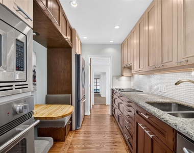 3621 Yupon Street - Photo Thumbnail 6