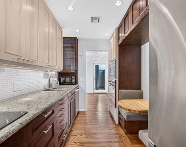 3621 Yupon Street - Photo Thumbnail 10