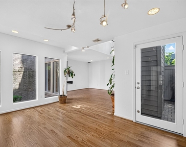 3621 Yupon Street - Photo Thumbnail 4