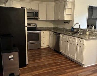 7821 Maplewood Drive - Photo Thumbnail 4