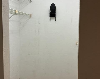 7821 Maplewood Drive - Photo Thumbnail 16