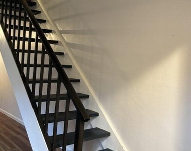 7821 Maplewood Drive - Photo Thumbnail 9