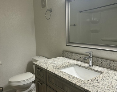 2190 Forest Knoll Drive Ne - Photo Thumbnail 9