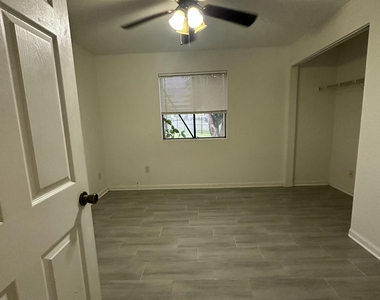 2190 Forest Knoll Drive Ne - Photo Thumbnail 8