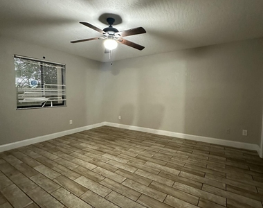 2101 Forest Knoll Drive Ne - Photo Thumbnail 4