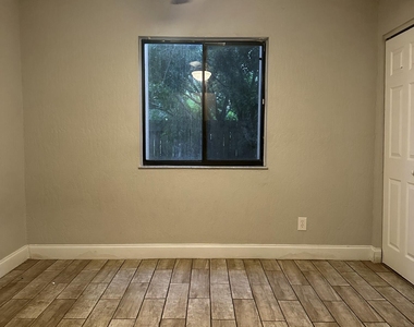 2101 Forest Knoll Drive Ne - Photo Thumbnail 7
