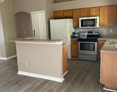 1662 Cogan Drive Se - Photo Thumbnail 1
