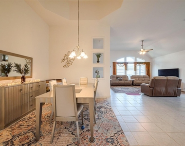 5819 Southern Rose Lane - Photo Thumbnail 14