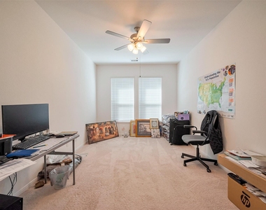 5819 Southern Rose Lane - Photo Thumbnail 32