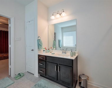 5819 Southern Rose Lane - Photo Thumbnail 45