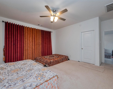 5819 Southern Rose Lane - Photo Thumbnail 38