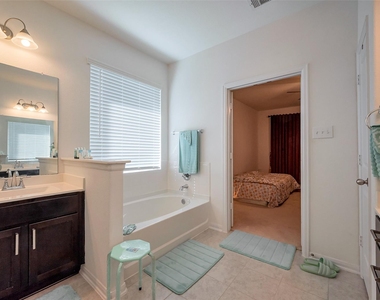 5819 Southern Rose Lane - Photo Thumbnail 43