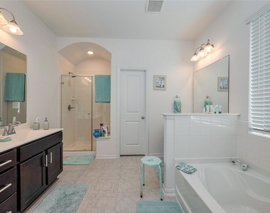 5819 Southern Rose Lane - Photo Thumbnail 39
