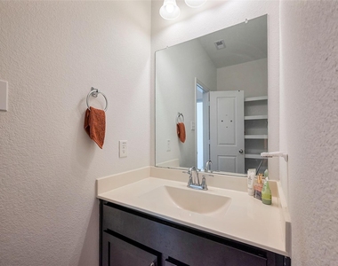 5819 Southern Rose Lane - Photo Thumbnail 28