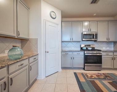 5819 Southern Rose Lane - Photo Thumbnail 23