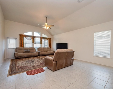 5819 Southern Rose Lane - Photo Thumbnail 16