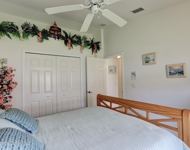 990 Genesee Avenue - Photo Thumbnail 22