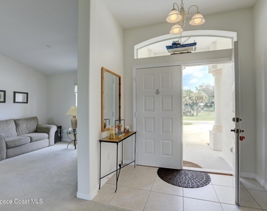 990 Genesee Avenue - Photo Thumbnail 2