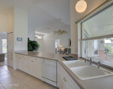 990 Genesee Avenue - Photo Thumbnail 13