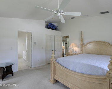 990 Genesee Avenue - Photo Thumbnail 18