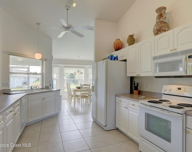 990 Genesee Avenue - Photo Thumbnail 11
