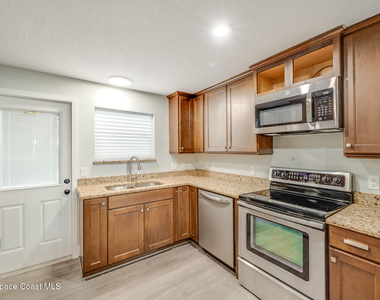 645 Caiman Street - Photo Thumbnail 13