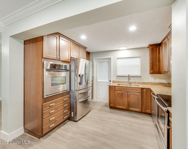 645 Caiman Street - Photo Thumbnail 11