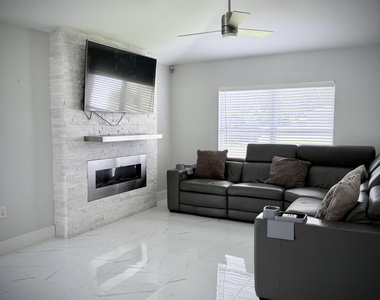 1680 Whiting Street Se - Photo Thumbnail 4