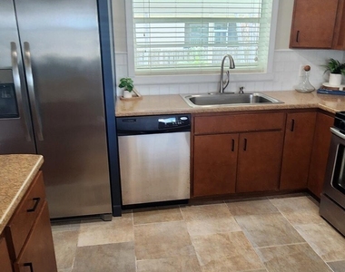 332 Polaris Drive - Photo Thumbnail 15